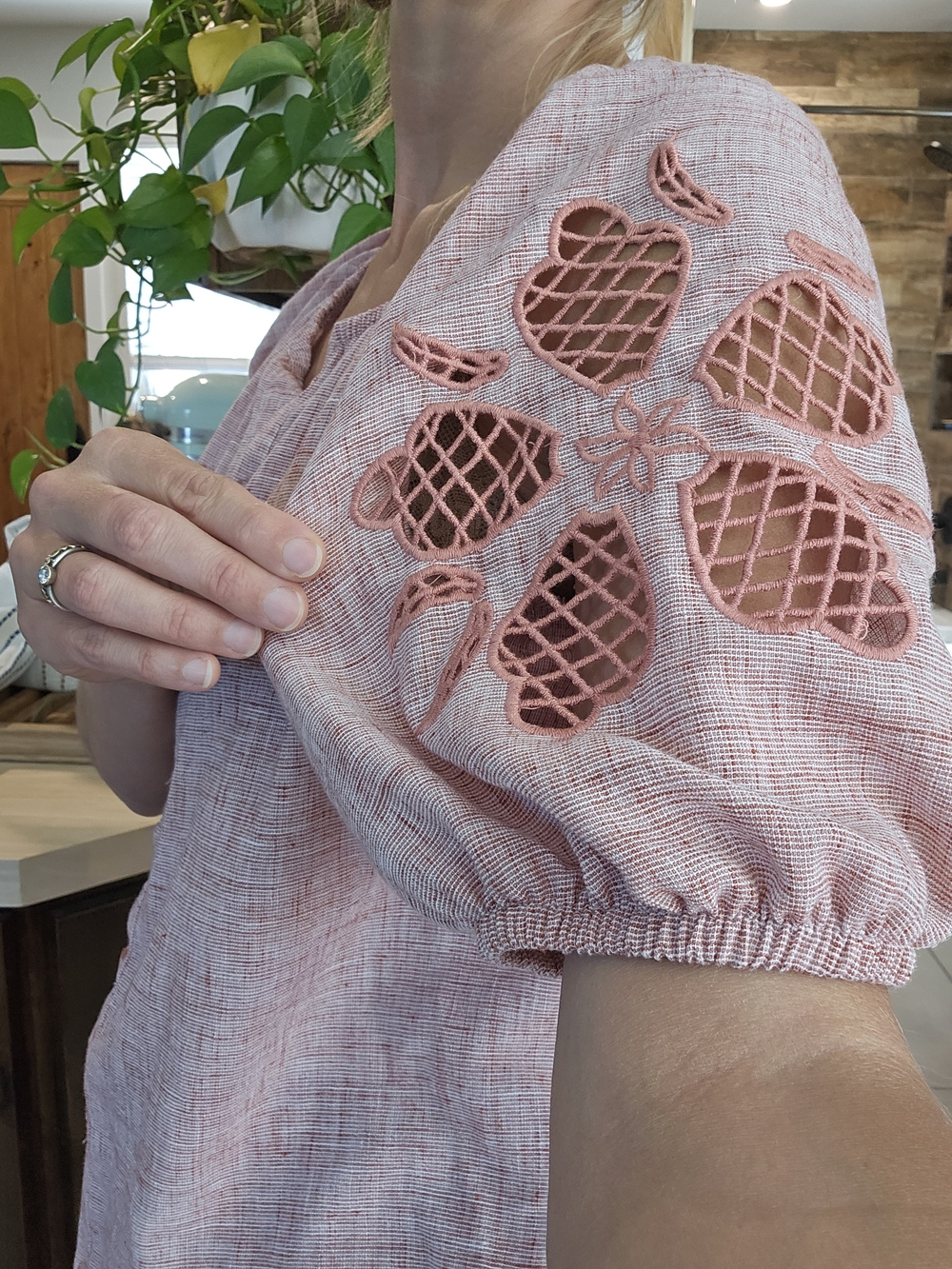 Vintage Threads Dusty Rose Embroidered Sleeve Blouse - Size Small